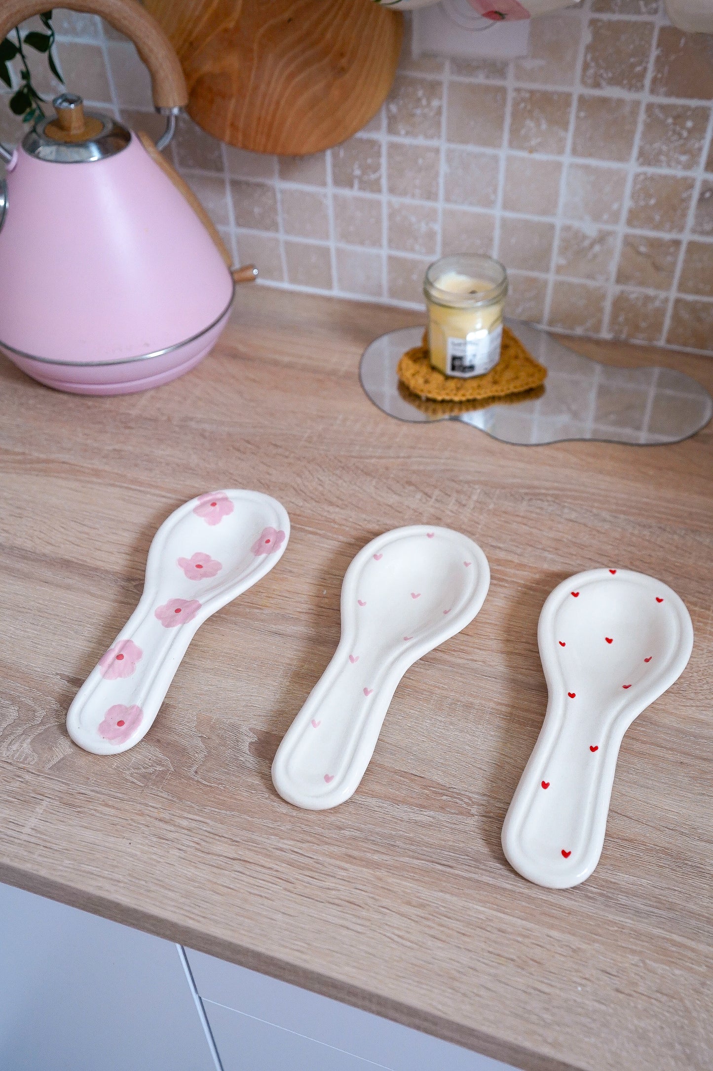 Repose-cuillère à fleurs