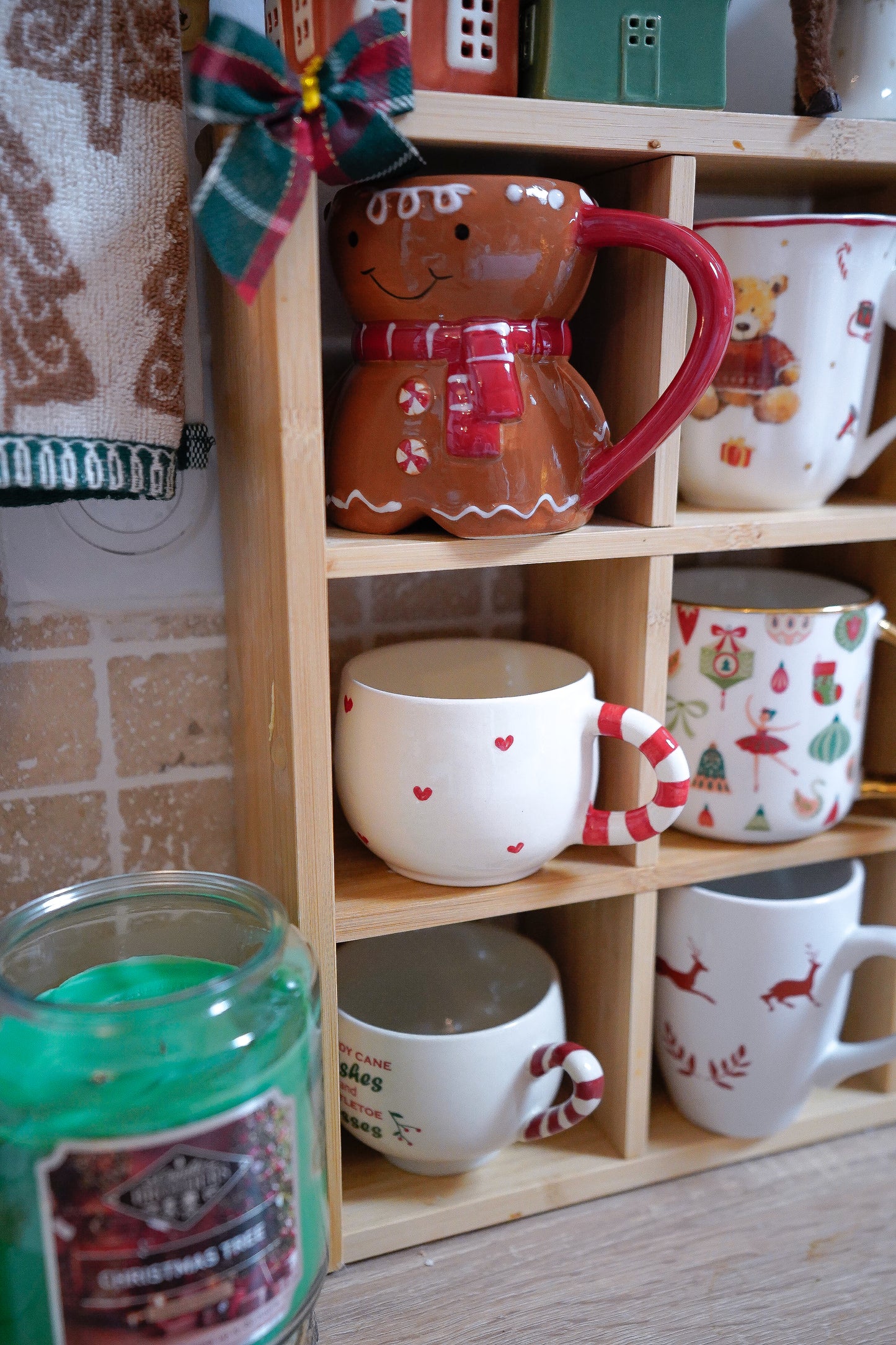 Tasse ronde de Noël coeurs rouges