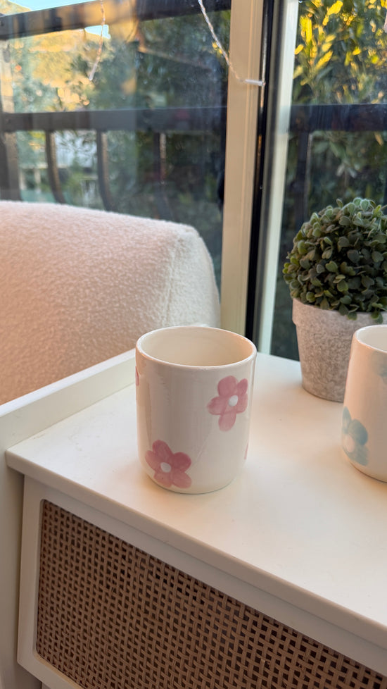 Imparfait /  tasse sans anse fleurs