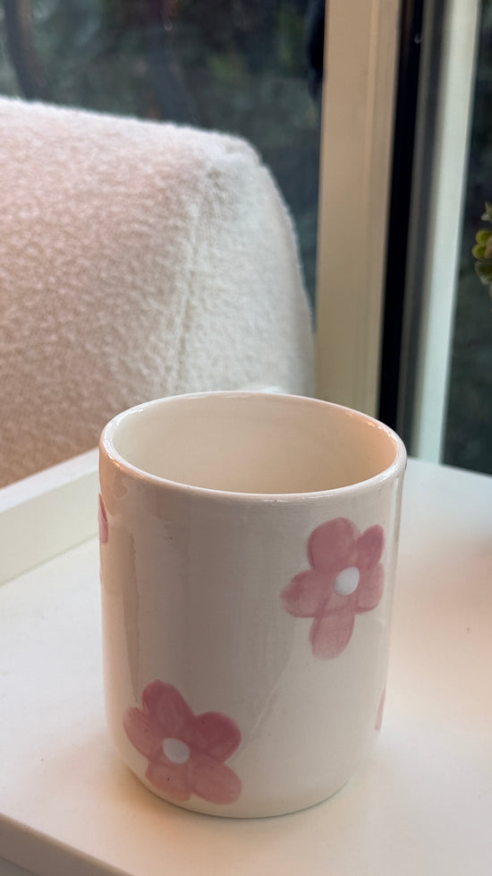 Imparfait /  tasse sans anse fleurs
