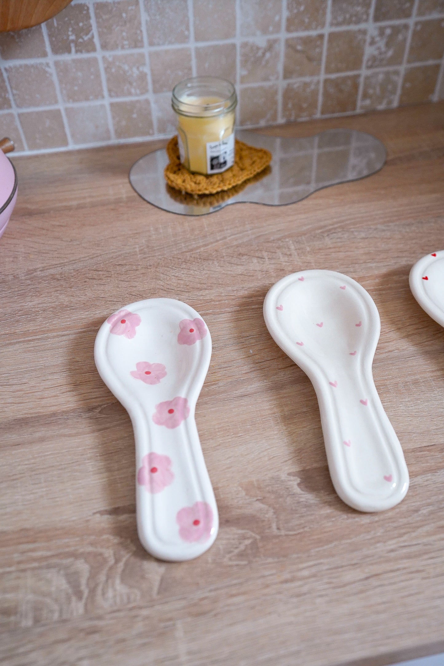 Repose-cuillère à fleurs